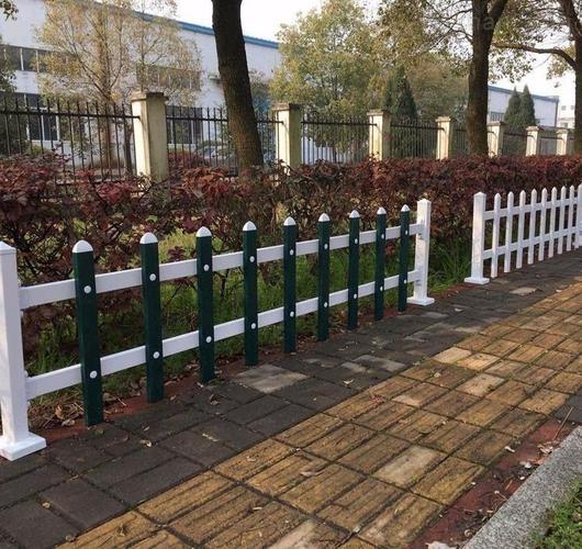 深圳pvc護欄草坪塑鋼護欄彩色圍墻欄桿